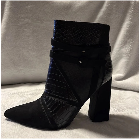 Just Fab Boots - Picture 2 of 6